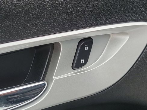 Used 2017 Chevrolet Equinox LS image 16