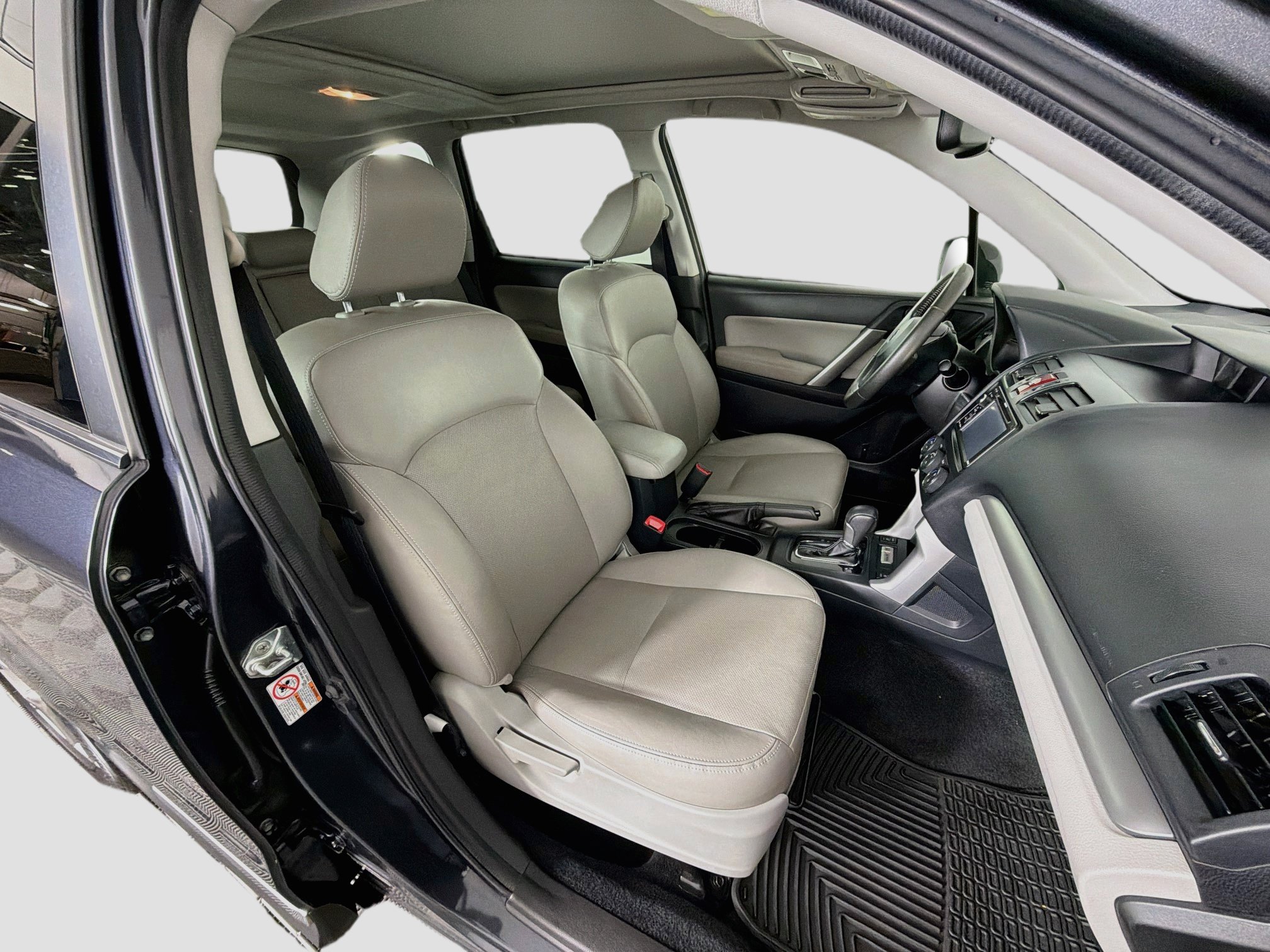 Used 2015 Subaru Forester 2.5i Touring w/ Eyesight & Navigation System AWD/4WD image 32