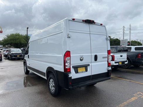 Used 2025 RAM ProMaster 2500 w/ Quick Order Package 22G SLT FWD image 4