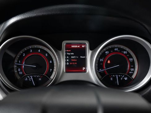 Used 2016 Dodge Journey SXT w/ Comfort/Convenience Group image 34