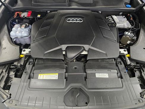 Used 2020 Audi Q8 Prestige image 10