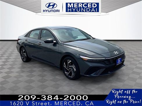 New 2025 Hyundai Elantra SEL image 1