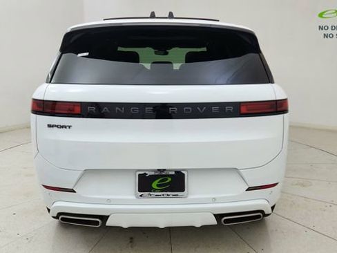 Used 2025 Land Rover Range Rover Sport Dynamic SE image 5