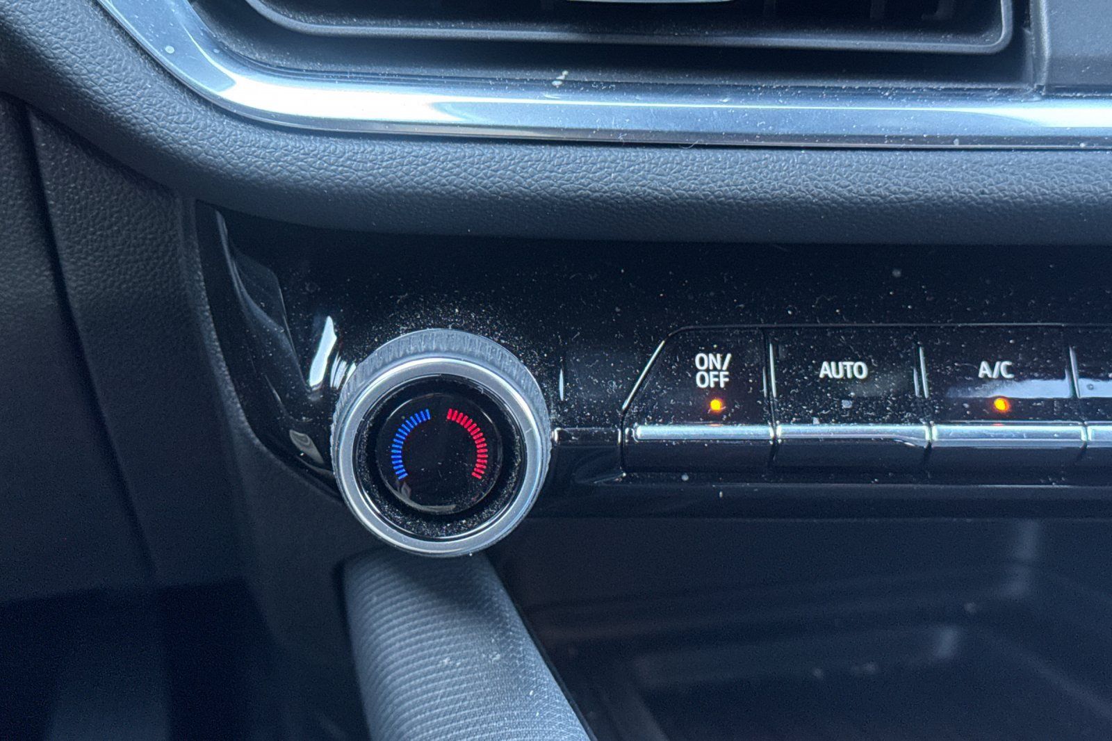 Used 2024 Chevrolet Equinox EV LT w/ LPO, All-Weather Mat Package FWD image 27