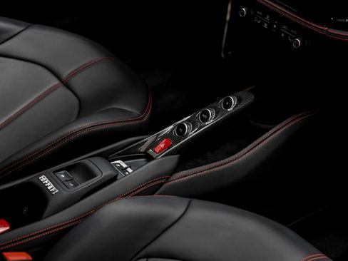Used 2023 Ferrari F8 Tributo RWD image 25