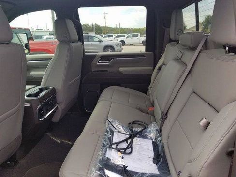 New 2025 GMC Sierra 2500 SLT w/ SLT Premium Package image 11