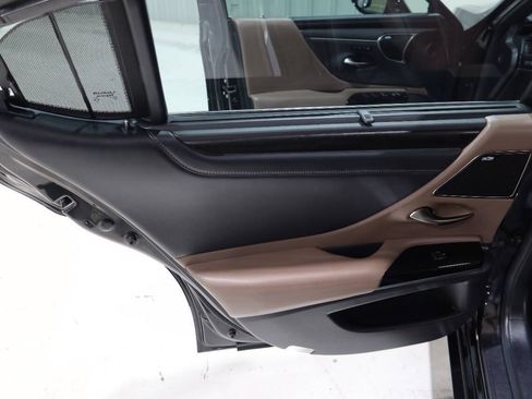 Used 2022 Lexus ES 350 Ultra Luxury w/ Accessory Package 2 FWD image 32