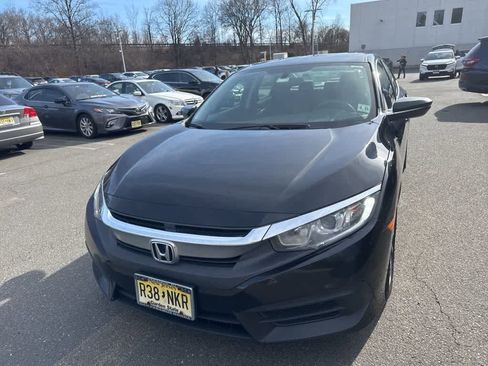 Used 2018 Honda Civic EX image 5