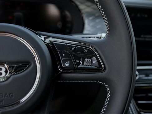 New 2025 Bentley Flying Spur Plug-In Hybrid image 23