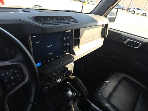 Used 2025 Ford Bronco Badlands image 20