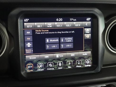Used 2023 Jeep Wrangler Unlimited w/ Sun & Screen Package AWD/4WD image 30