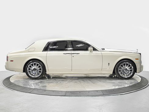 Used 2004 Rolls-Royce Phantom Sedan image 8