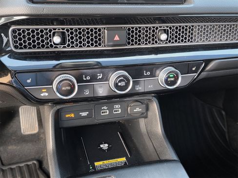 Used 2024 Honda Civic Touring image 34