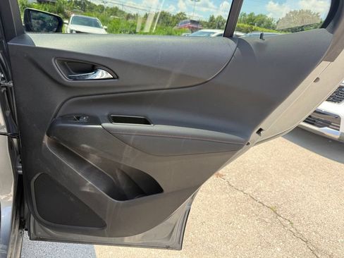 Used 2023 Chevrolet Equinox RS AWD/4WD image 14