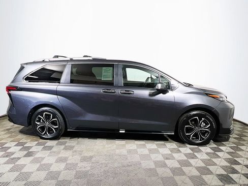 Certified 2025 Toyota Sienna Platinum AWD/4WD image 9