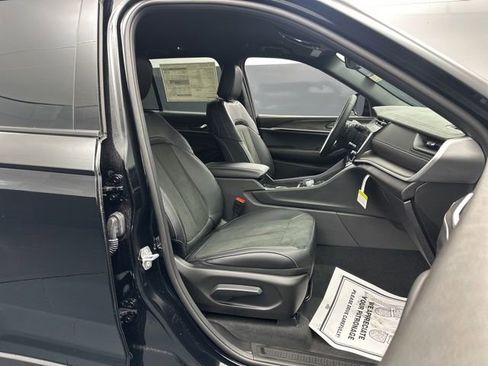 New 2026 Jeep Grand Cherokee Altitude AWD/4WD image 26