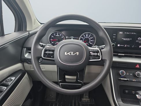 Used 2022 Kia Carnival LX FWD image 14