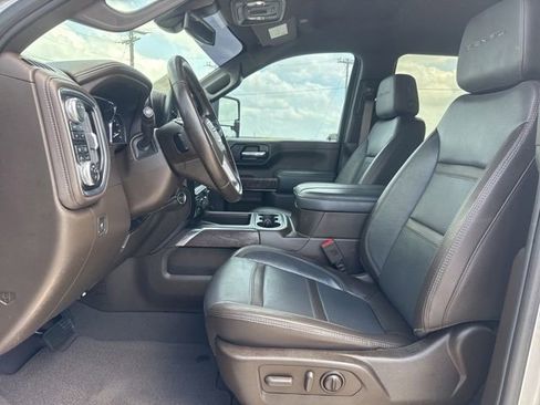 Used 2023 GMC Sierra 2500 Denali AWD/4WD image 2