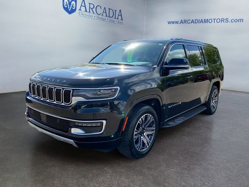 Used 2024 Jeep Wagoneer L Series II w/ Flexible Seating Group AWD/4WD image 1