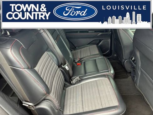 Used 2025 Ford Explorer ST-Line w/ ST-Line Street Pack AWD/4WD image 26