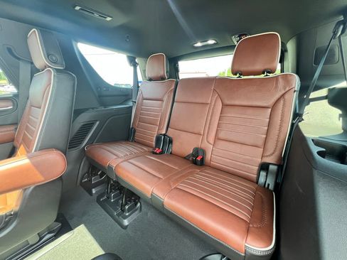 Used 2023 GMC Yukon Denali Ultimate AWD/4WD image 41