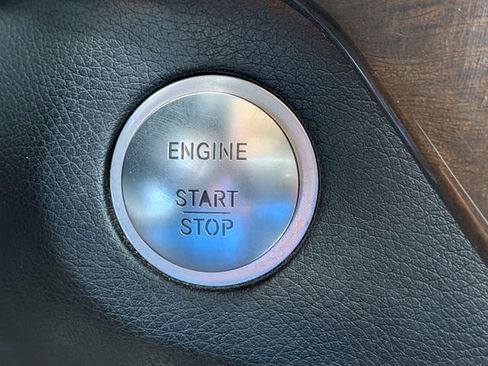 Used 2015 Mercedes-Benz GL 450 4MATIC image 33