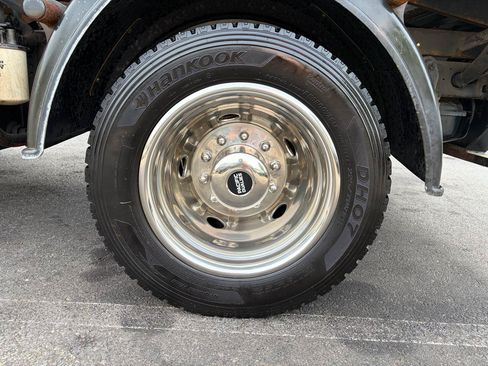 Used 2016 Ford F550 4x4 Regular Cab Super Duty image 15