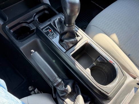 Used 2019 Toyota Tacoma SR AWD/4WD image 13