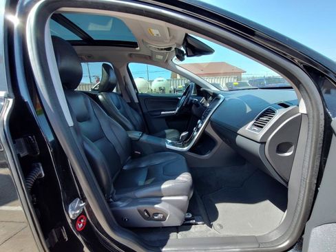 Used 2016 Volvo XC60 T5 Premier FWD image 40