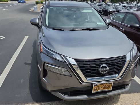 Certified 2023 Nissan Rogue SV AWD/4WD image 4