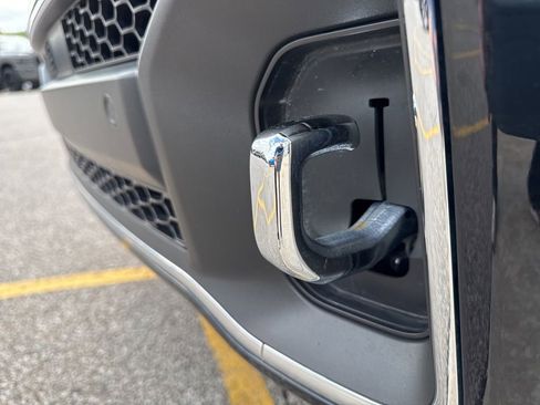 Used 2023 Jeep Grand Cherokee Overland w/ Luxury Tech Group IV AWD/4WD image 16