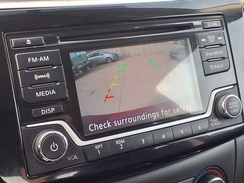 Used 2017 Nissan Sentra SV FWD image 11