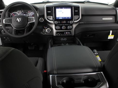 New 2026 RAM 1500 4x4 Crew Cab image 9