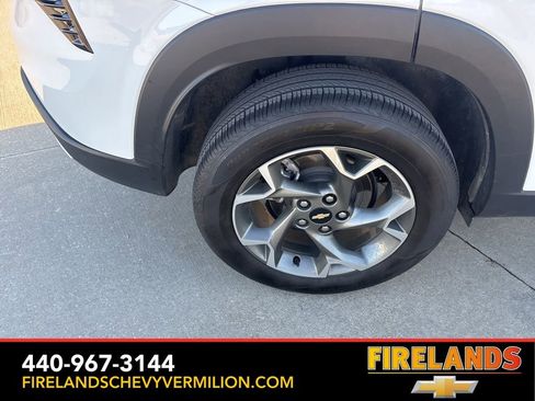 Certified 2025 Chevrolet Trax LT w/ LT Convenience Package image 45