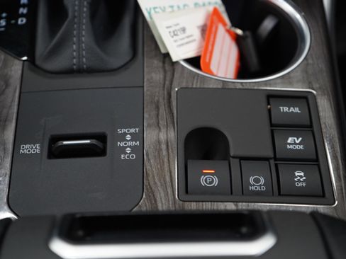 Used 2025 Toyota Highlander Platinum image 20