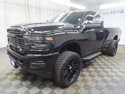 Used 2025 RAM 2500 Big Horn AWD/4WD image 9