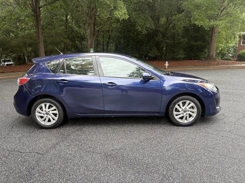 Used 2013 MAZDA MAZDA3 i Touring FWD image 2