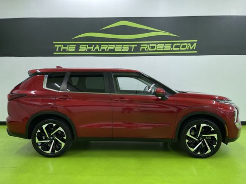 Used 2022 Mitsubishi Outlander ES image 11