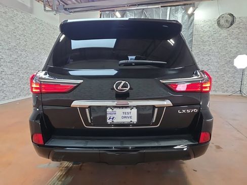 Used 2019 Lexus LX 570 4WD w/ Luxury Package image 6