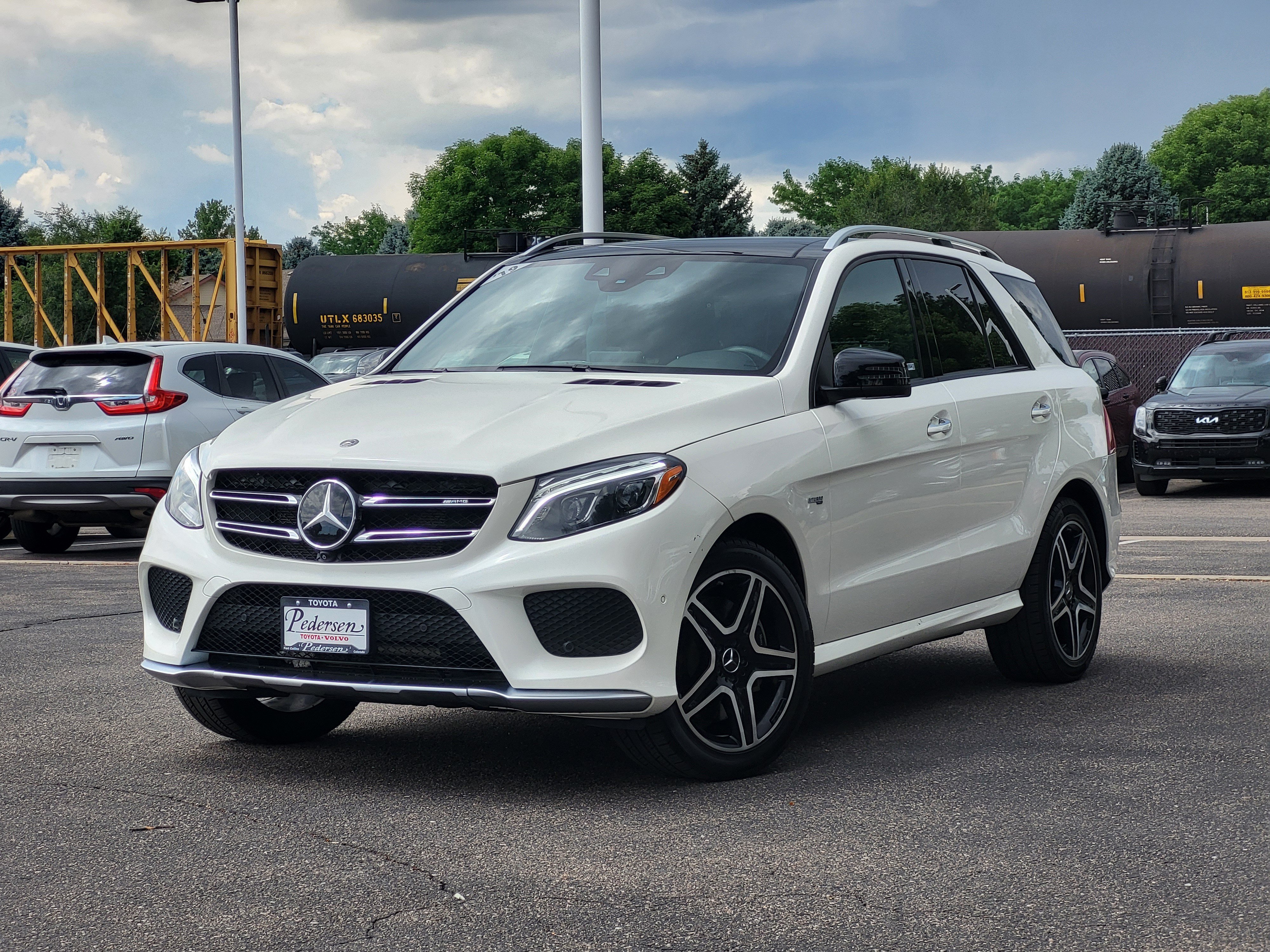 Used 2019 Mercedes-Benz GLE 43 AMG 4MATIC image 2