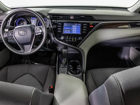 Used 2018 Toyota Camry LE FWD image 22