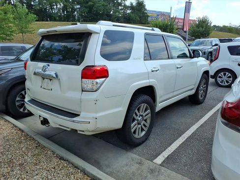 Used 2011 Toyota 4Runner Limited AWD/4WD image 2
