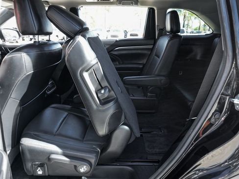 Used 2018 Toyota Highlander Limited Platinum AWD/4WD image 39