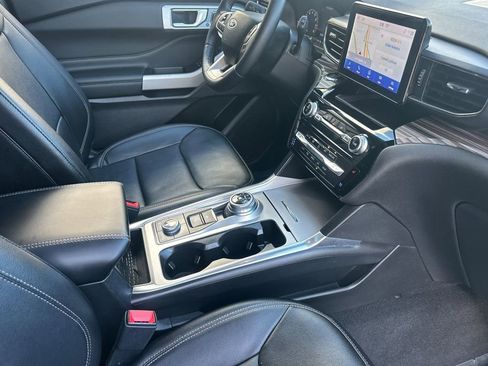 Certified 2023 Ford Explorer Limited w/ Hybrid Equipment Group 310A image 19