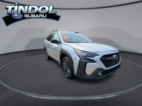 Certified 2025 Subaru Outback Onyx Edition w/ Tech Package 2 AWD/4WD image 11