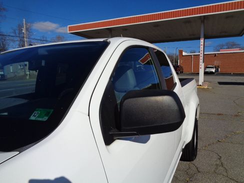 Used 2015 Chevrolet Colorado W/T image 10