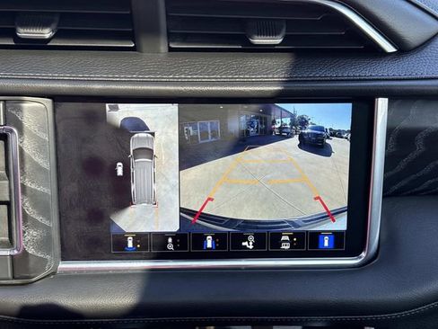 Used 2022 GMC Yukon XL Denali image 28