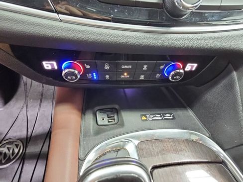 Used 2020 Buick Enclave Avenir w/ Avenir Technology Package FWD image 22