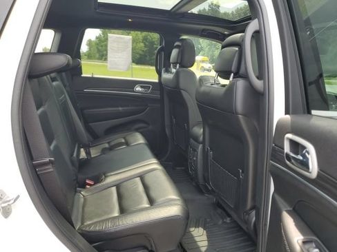 Used 2022 Jeep Grand Cherokee Limited AWD/4WD image 23