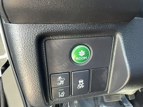 Used 2021 Honda HR-V EX-L image 18